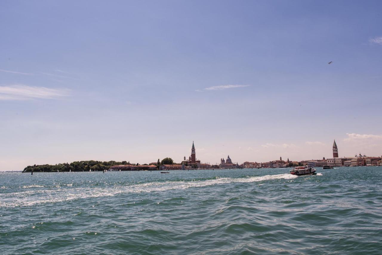 Venezia Biennale Bianco & Rosso Apartment Exterior photo